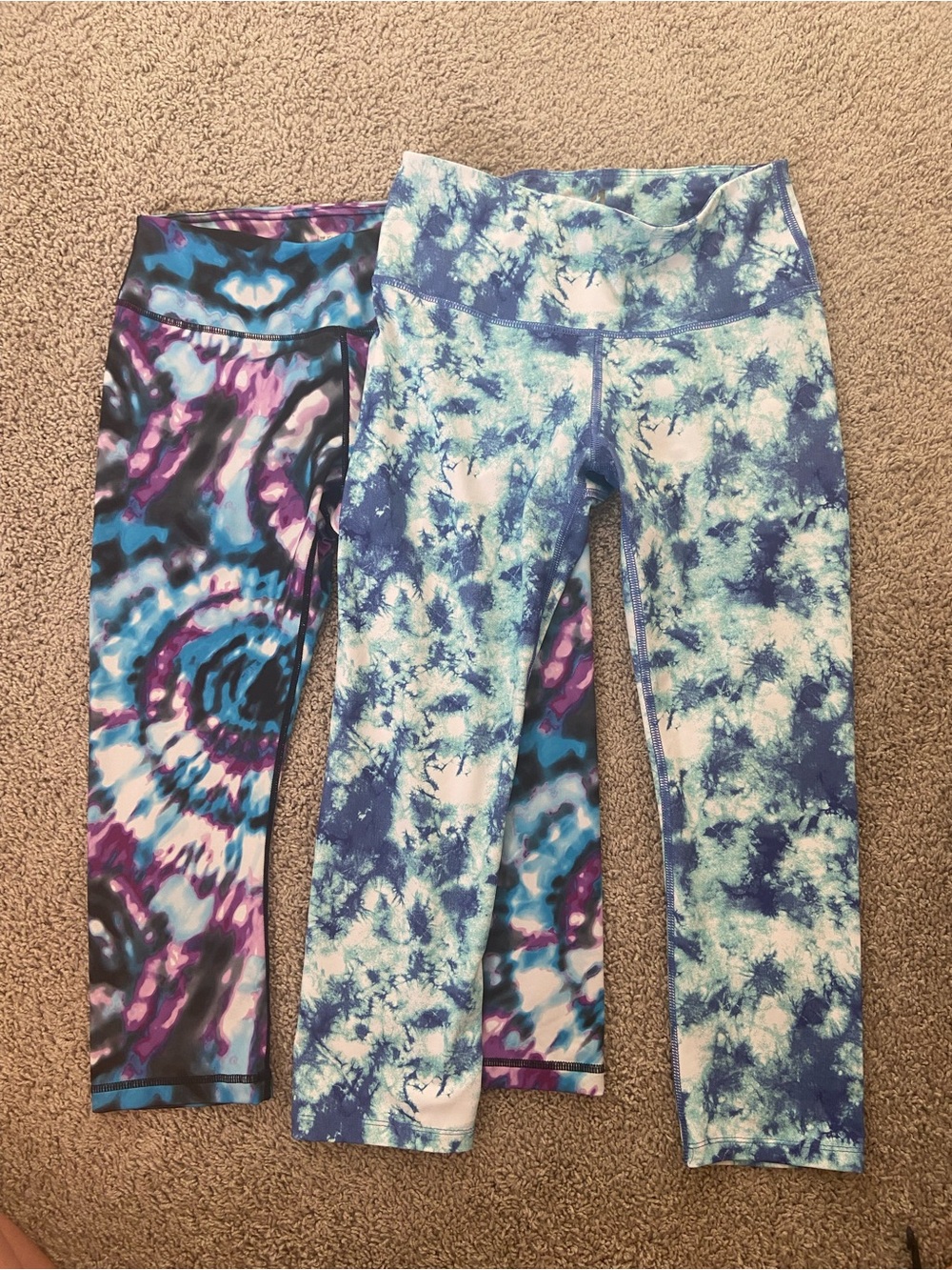 Women’s Small Tie-Dye Capri Leggings Bundle